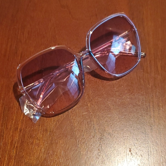 BE SEXY OVERSIZED SUNGLASSES - Picture 3 of 3